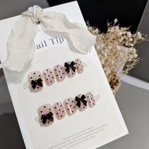 TEMU 유럽&미국 인스타일 10개입 숏 폴카 도트 입체 리본 캣아이 스톤 네일아트 패션 데일리 분위기 다용도 핫 하이엔드 트렌드 화이트 세련된 기품 부드러운 순수한 욕망 네일