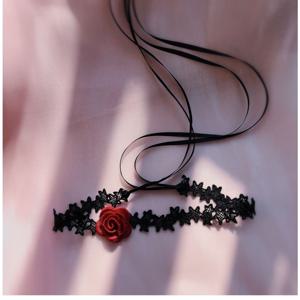 TEMU 검은색 레이스 타이가 달린 긴 초커 목걸이, 목뼈 주변에 직조 장미 디자인