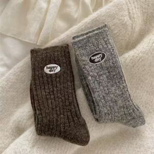 TEMU 60% 고단백질 양모 양말 2켤레 / 여성용 레터 양모 양말 / 꽃무늬 자수 레터 두꺼운 따뜻한 미드-카프 양말 남녀공용