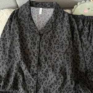 TEMU 여성용 우아한 프린트 잠옷 세트 | 긴소매 상의와 긴 바지, 봄/여름/가을 시즌, 라펠 칼라, 버튼 디테일|잠옷|블라우스|냉장고바지