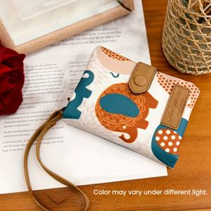 TEMU 캐주얼 삼중 접이식 지갑. 동전 포켓, 스냅 잠금, 손목 스트랩 액세서리, 넉넉한 공간의 애니멀 프린트 디자인, 동전을 위한 여러 카드 슬롯이 특징입니다.