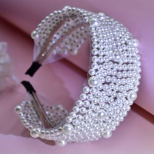 TEMU 빈티지 엘레강스함을 풍기는 스타일리시한 인조 진주 헤어밴드. 여성 파티, 이브닝, 모임 의상에 완벽하며 넓은 챙 디자인을 특징으로 합니다.