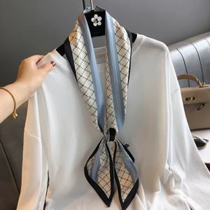 TEMU 다양한 방식으로 사용할 수 있는 사랑스러운 파란색 대각선 스카프: 목 스카프, 헤어밴드 또는 벨트로 사용 가능합니다. 스타일리시하고 다재다능하며, 모든 계절에 적합한 부드러운 원단으로 제작되었습니다.