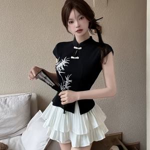 TEMU 여성을 위한 블랙 내셔널 스타일의 새로운 중국풍 대나무 자수 정사자 상의, 독특한 여름 디자인과 정교한 개구리 단추가 특징이며, 달콤하고 젊고 우아한 느낌을 주며 슬림하고 매력적인 핏을 완벽하게 연출합니다.