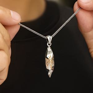 TEMU 남성 빈티지 스타일 위시 스톤 목걸이, 독특한 디자인의 금색 우주석 펜던트가 특징입니다.