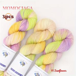 TEMU 양모, 캐시미어, 폴리에스터 혼방으로 제작된 손염색 원사 세단. 손뜨개 스카프, 담요, 스웨터, 모자, 장갑, 양말 제작에 적합. 길이 270미터/885피트, 각 100그램.