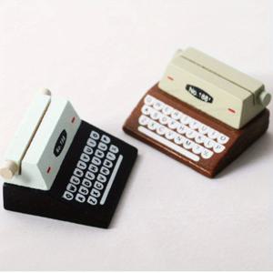 TEMU 원목 타입라이터 스타일의 빈티지 메모 클립 2개 세트. 집, 사무실 책상 장식에 완벽하며 사진 홀더 역할도 하며, 인조 나무로 제작된 두 가지 디자인으로 제공됩니다.