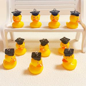 TEMU 10개 세트 참 장식: 졸업 시즌 오리 모자 졸업 모자, 수제 주얼리, 펜던트, 귀걸이, 체인, 창의적인 선물, 귀걸이, 목걸이, 팔찌, 가방 참, 레진 액세서리, 부품용