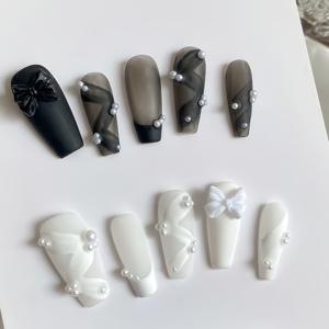 TEMU 1세트 핸드메이드 프레스온 네일 - 블랙 & 화이트 만다린덕 광택 & 프로스티드 발레 리본 레이스 디자인 + 리본 - 코핀 쉐이프 중간 길이 핸드페인팅 네일 아트, 여성용 파티·웨딩·생일 선물, 재사용 가능한 럭셔리 젤 글루 & 파일 포함, 웨딩 매니큐어, 패션 애호가를 위한 세트