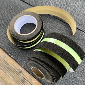 TEMU 2롤 야광 미끄럼방지 테이프 - 등급별 자체발광 야간 안전 경고 스트립, 내구성 강한 야광 계단/경사로/스텝, 실내/외용 녹색 야광 (도구/접착제 불필요) - 저가시성 노드팩켓
