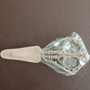 TEMU 클래식 스테인리스 스틸 매화 모양 가위, 인조 가죽 파우치 포함, 컴팩트 사이즈, 레트로 브론즈 엔드 처리, 인체공학적 손잡이로 공예 및 재봉에 적합, 배터리 불필요