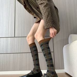 TEMU 가을/겨울용 체크 무늬 소매 양말 한 쌍, 여성 빈티지 영국 스타일 긴 양말, 멜랑쥬 컬러 스킴, 일본/한국 대학 스타일 패턴, 여성용 땀 흡수 및 통기성 좋은 모던 소매 양말