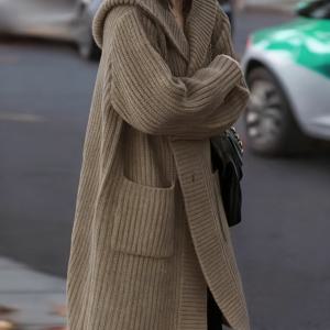 TEMU 플러스 사이즈 여성용 스웨터 가디건, 2025년 신상 유럽 & 미국 스타일 버튼업 가디건 코트, 우아한 후드형 이중 포켓 가디건, 활용도 높은 단색 긴팔, 외출 & 사무실용 필수템, 필수 따뜻한 겨울 선물, 파티 스타일, 플러스 사이즈 캐주얼 후드 코트|가디건|빅사이즈