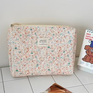 TEMU 소형 꽃무늬 프린트가 있는 부드러운 코듀로이 화장품 클러치, 신선하고 달콤한 지퍼 디자인. 일상용 또는 여행 시 소품 수납에 적합. 세면도구 여행 가방, 데일리 메이크업 액세서리, 휴대용 수납 파우치, 일상적인 가정용으로 사용하는 스타일리시하고 예쁜 여성용 가방