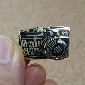 TEMU 빈티지 스타일 블랙 카메라 에나멜 핀 - 독특한 남성 패션 액세서리, 크리스마스 & 할로윈 선물에 완벽