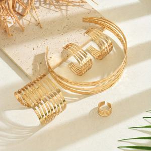 TEMU 패셔너블하고 창의적인 멀티 레이어 불규칙 라인 해머드 표면 목걸이, 팔찌, 반지, 귀걸이 5피스 세트. 심플 스타일, 다용도 여성 주얼리 선물