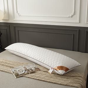 TEMU 고급 소프트 퀼팅 바디 베개 - 성인 및 임신용 긴 편안한 수면 베개, 통기성 및 피부 친화적, 세탁기 세탁 가능, 옆으로 누워서 자는 사람에게 이상적, 모든 계절 사용 가능, 흰색과 갈색 퍼 트림이 있는 커플 베개