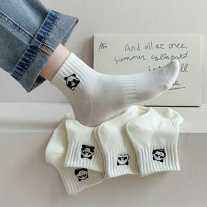 TEMU 귀여운 판다 자수가 특징인 여성용 통기성 미드-카프 양말 5켤레 세트. 재질: 95% 및 5% 원단, 동물 패턴, 숏 삭스, 제곱미터당 238그램, 높은 탄성 및 통기성, 모든 계절에 적합