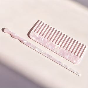 TEMU 2개의 헤어 스타일링 아이템 세트: 1개의 헤어핀과 1개의 커미, 봄과 여름 여행에 완벽합니다. 아세테 소재로 제작되어 내구성과 강도에 더 큰 효과를 발휘합니다.