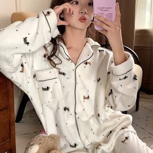 TEMU 귀여운 강아지 프린트가 있는 포근한 겨울 플란넬 파자마 세트. 일본 스타일의 스위트 가디건과 바지, 집에서 편안히 쉬거나 캐주얼하게 외출할 때 부드럽고 편안함