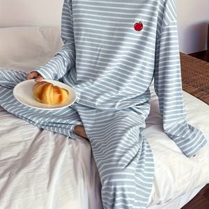 TEMU 여성 자수 사과 패턴 및 프린트 라운드넥 긴팔 티셔츠와 긴 바지 잠옷 세트, 우아하고 패셔너블한 여성 의류, 사계절용, 세탁기 사용 가능, 여성 캐주얼 홈웨어, 여성 파자마