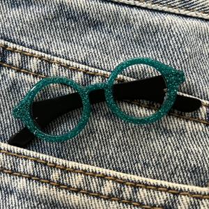 TEMU [2D 플랫] [2D 플랫] 1개입 아크릴 안경 브로치 | 랜덤 색상 패턴, 메탈 백 버클, 스타일