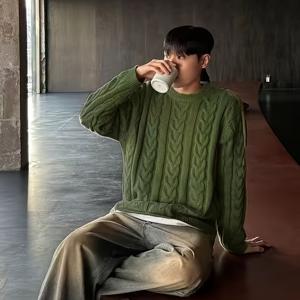 TEMU Obm 클래식 라운드넥 긴팔 단색 니트 스웨터 남성용 가을/겨울 - 부드럽고 따뜻하며 편안하며 가을/겨울에 착용하기에 완벽 - 캐주얼한 일상복으로 이상적