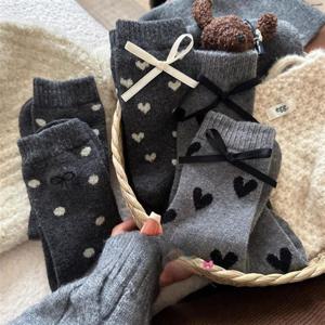 TEMU 여성용 혼합 색상 양말 3켤레 세트, 하트 물방울 무늬와 리본이 있는 두꺼운 미드-카프 양말, 겨울용 한국 스타일, 따뜻하고 달콤하고 귀여운 일본 스타일의 미드-카프 양말
