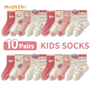 TEMU MIANZHI 만화 디자인 핑크 딸기 토끼가 특징인 플로어 삭스 10켤레 세트. 남아 여아 모두에게 적합하며, 걸음마를 배우는 아기에게 완벽합니다. 부드러운 밑창과 미끄럼 방지 기능으로, 일상적인 캐주얼 웨어에 이상적입니다.