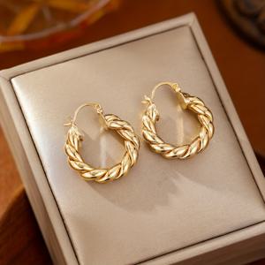 TEMU 가벼운 두꺼운 로프로 제작된 곡선형 도넛 모양 귀걸이 한 쌍, 높은 광택으로 제작되어 일상복, 휴가, 결혼식, 기념일, 어버이날, 발렌타인데이, 크리스마스에 적합합니다.