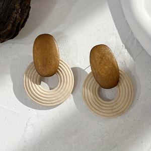 TEMU 스파이럴 할로우 귀걸이 2개 세트, 남녀 공용 스타일리시 우드 주얼리, 가을/겨울 패션에 완벽