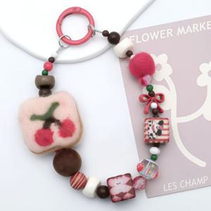 TEMU 크리에이티브 체리 쿠키 구슬 폰참 - 크리스마스 테마 수제 구슬끈 - 정교하고 낙하 방지 기능이 있는 실용적인 제품 - 크리스마스, 할로윈, 밸런타인데이 선물을 위한 최고의 선택