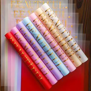 TEMU 7가지 색상, 각 색상당 10장, 총 70장. 블러시 같은 블렌딩 효과로 로맨틱하고 귀여운 소박한 매력. 한국 스타일 골드 포일 영어 꽃무늬 선물 포장지, 방수 기능, 발렌타인데이 꽃집 부케 재료에 이상적