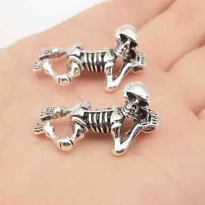 TEMU 2pcs- 신발 장식 세트 - 캐주얼 신발, 스니커즈 및 더 많은 것에 적합, 멋진 두개골을 특징으로 하는 분리 가능한 합금 액세서리, 다양한 축제 및 파티에 적합, 신발 액세서리에 이상적인 선택