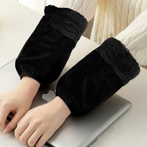 TEMU 1쌍 패션 벨벳 레이스 암 슬리브 | 블랙 + 핑크 듀얼 컬러, 부드러운 벨벳 소재, 정교한 달콤한 레이스 트림 디자인. 탄력 있는 커프로 손목에 완벽히 맞음, 보호 및 실용성. 집안일, 사무실, 공예 등에 적합, 여성을 위한 아름답고 실용적인 암 슬리브