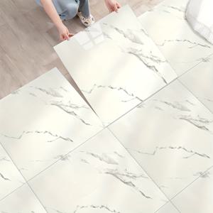 TEMU 55개입 모던 스타일 광택 자가 점착 바닥 스티커. 마블 스타일 외관, 내마모성 및 미끄럼 방지 기능. 찢어지고 부착하기 쉬움. 가정 벽 장식, 거실 액센트 벽에 적합.