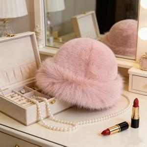 TEMU 여성용 신상 가을/겨울 모자 - 오버사이즈 겨울 패션 플러시 따뜻한 피셔맨 모자. 플러시 귀덮개, 두꺼운 보온성, 부드럽고 피부 친화적인 몽골식 모자. 5가지 색상 제공. 트렌디한 캐주얼 아웃도어 다용도 휴가 파티 선물. 편안한 소재, 할로윈과 크리스마스 여성을 위한 완벽한 선물