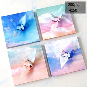 TEMU 3.74 * 3.74인치 크기의 종이오리, 비행기, 하트 모양이 포함된 200개 프린트 수제 종이 오리기 세트입니다. 공예, 수제 선물 및 파티 장식에 적합합니다.