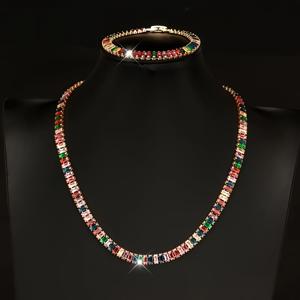 TEMU 이 주얼리 세트는 반짝이는 테니스 팔찌와 금도금 구리 소재의 목걸이가 포함되어 있습니다. 디자인으로 휴가 스타일에 완벽하며 여성 , 결혼식, 파티, 발렌타인데이에 적합합니다.