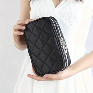 TEMU 스몰 메이크업 가방--블랙 퀼팅 체크 화장품 파우치, 2단 대용량 수납. 메탈 지퍼, 멀티 포켓 디자인 & 내부 미니 수납 공간. 휴대하기 편리하고, 출퇴근, 야외 활동 및 데이트 필수품