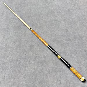 TEMU 빨간색과 노란색으로 제공되는 매우 아름다운 고품질 풀 큐 2개가 있습니다. 큐의 길이는 146cm / 57.5인치이며, 무게는 19온스이며, 직선형 샤프트로 정밀한 스트라이크를 제공합니다.