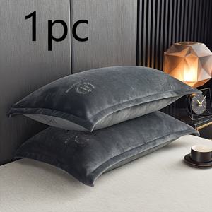 TEMU 1 고급스러운 자수 플러시 베개 커버, 편안하고 피부 친화적인 우유색 벨벳 원단, (내부 속통 없음), 세탁기 사용 가능, 작은 가족 선물로 완벽