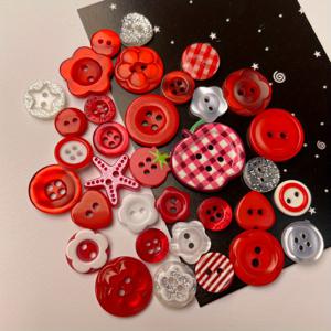 TEMU 랜덤 패턴 20개입 고급스러운 봄 레드 시리즈 소형 단추/플라스틱 DIY 공예용 단추, 스크랩북킹, 의류 장식, 감성 액세서리용. 랜덤 색상 패턴 20개입/진주광택 단추, 다이어리용 정교한 단추 액세서리, 마카롱, 다양한 색상, DIY 공예용 단추, 꽃, 스크랩북킹, 의류 장식용