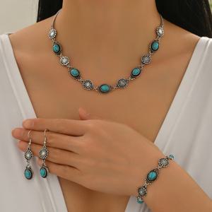 TEMU 여성을 위한 여름 신상 주얼리 4종 세트 (목걸이, 팔찌, 귀걸이 포함). 빈티지 스타일이며, 기하학적 작은 꽃과 타원형 디자인, 인조 터키석 상감이 특징입니다. 일상복, 휴일, 선물용으로 완벽합니다.