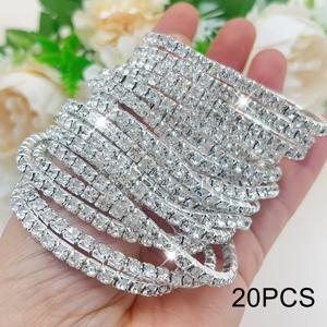 TEMU 반짝이는 라인스톤 스트레치 반지 세트 1세트 - 조절 가능한 탄성 디자인, 블링 브라이덜 웨딩 파티 스타일, 나이트클럽 장식, 여성용 패셔너블 액세서리, 친구 및 가족을 위한 완벽한 선물, 4MM