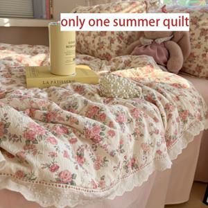 TEMU 1개 레이스 트림 플로랄 여름 이불 - 더블 레이어 시스루 가벼운 통기성 사계절용 침구, 세탁 가능한 현대적 디자인, 침실/게스트룸/소파용, 섬세한 디테일의 소프트 텍스처, 장식용 던지기, 게스트 숙박용, 홈 테크스타일, 로맨틱 스타일, 내구성 있는 폴리에스터, 다용도 침구, 스타일리시 리빙