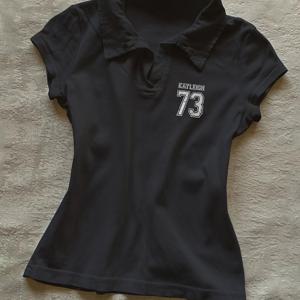 TEMU 새로운 스타일, 여성 패션 슬림핏 숏 폴로, 작은 V넥 및 반팔