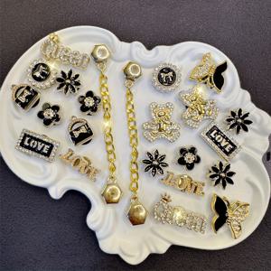 TEMU 23개 반짝이는 라인스톤 곰돌이 여왕 체인 세트, 신발 장식용, 정원화환, 샌들 및 기타 탈착식 신발 장식에 적합, 가족, 친구 및 사랑하는 사람들을 위한 완벽한 휴일 선물