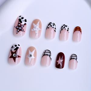 TEMU 24개 세트 숏 오벌 프레스온 네일, 가을 겨울용 브라운 커피 컬러, 블랙 앤 화이트 카우 패턴, 레드 별 모양, 쿨 크로커다일 패턴, 화이트 파티용 휴대용 인조 네일, 젤리 글루 1개, 문지르는 스트립 1개 포함