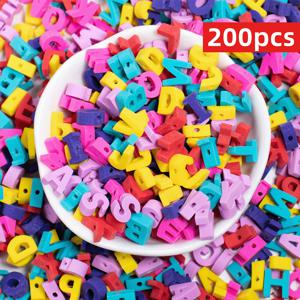 TEMU 폴리머 클레이로 제작된 10mm 알파벳 200개 세트. 팔찌 및 키체인과 같은 주얼리 제작에 적합합니다.